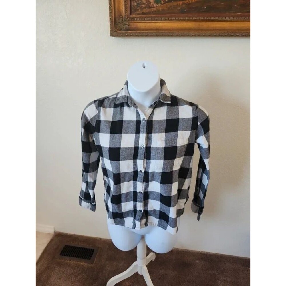 Madison Grey black and white buffalo plaid SZ L